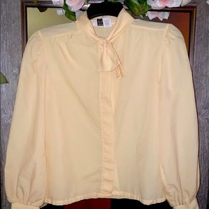 Woman’s dress top yellow light weight